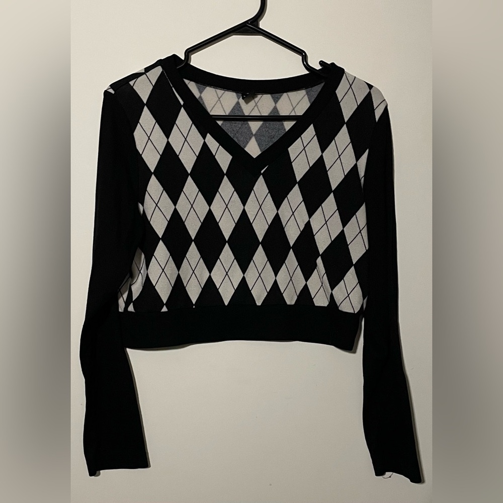 SHEIN Black and White Argyle Sweater